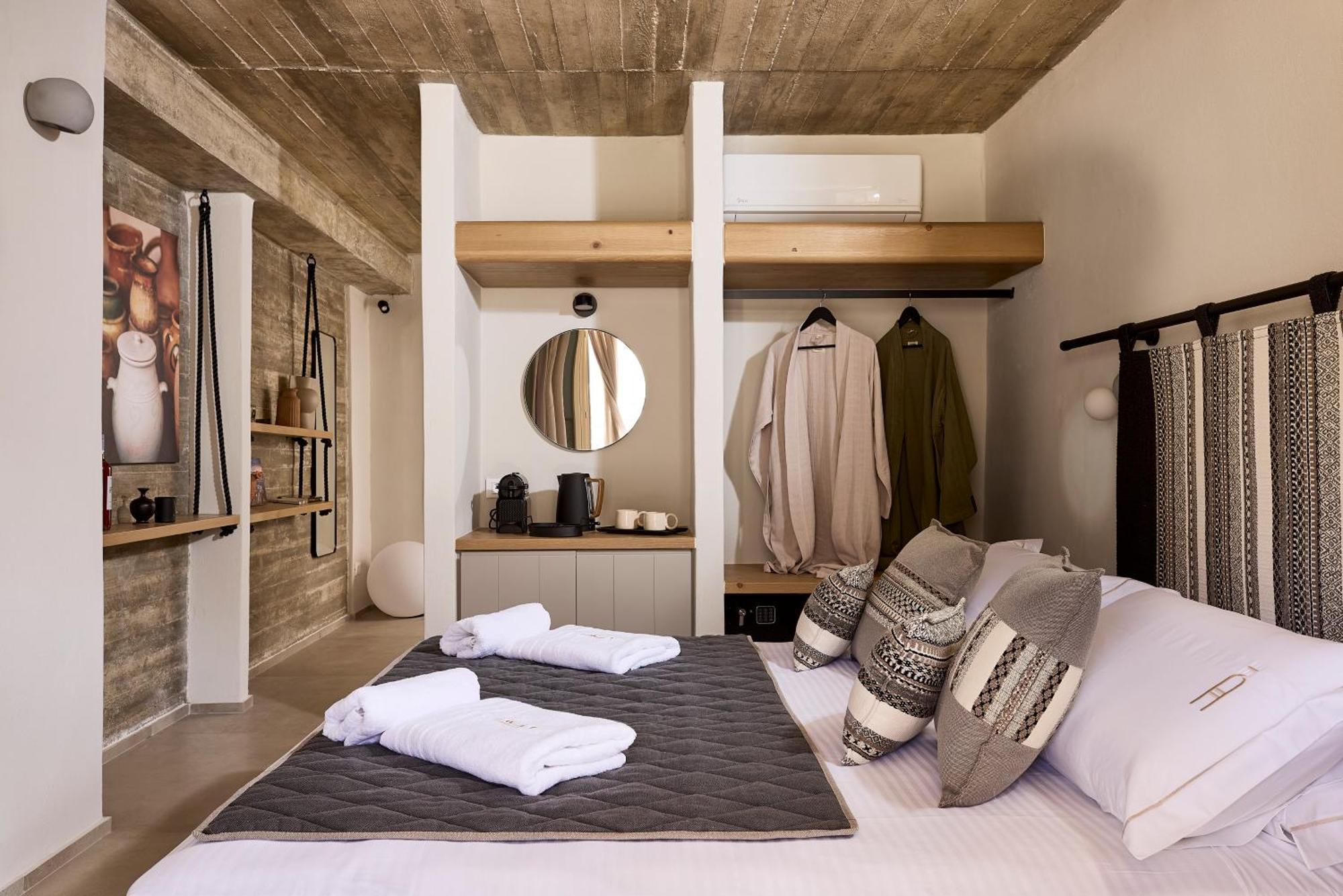 Apsila Pool Suites Kamares  Room photo